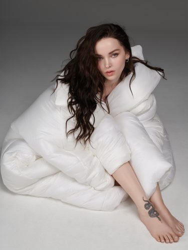 女性情報誌 GLASS Winter 2020 Issue44 Dove Cameron Look10_1922-copy-375x500.jpg